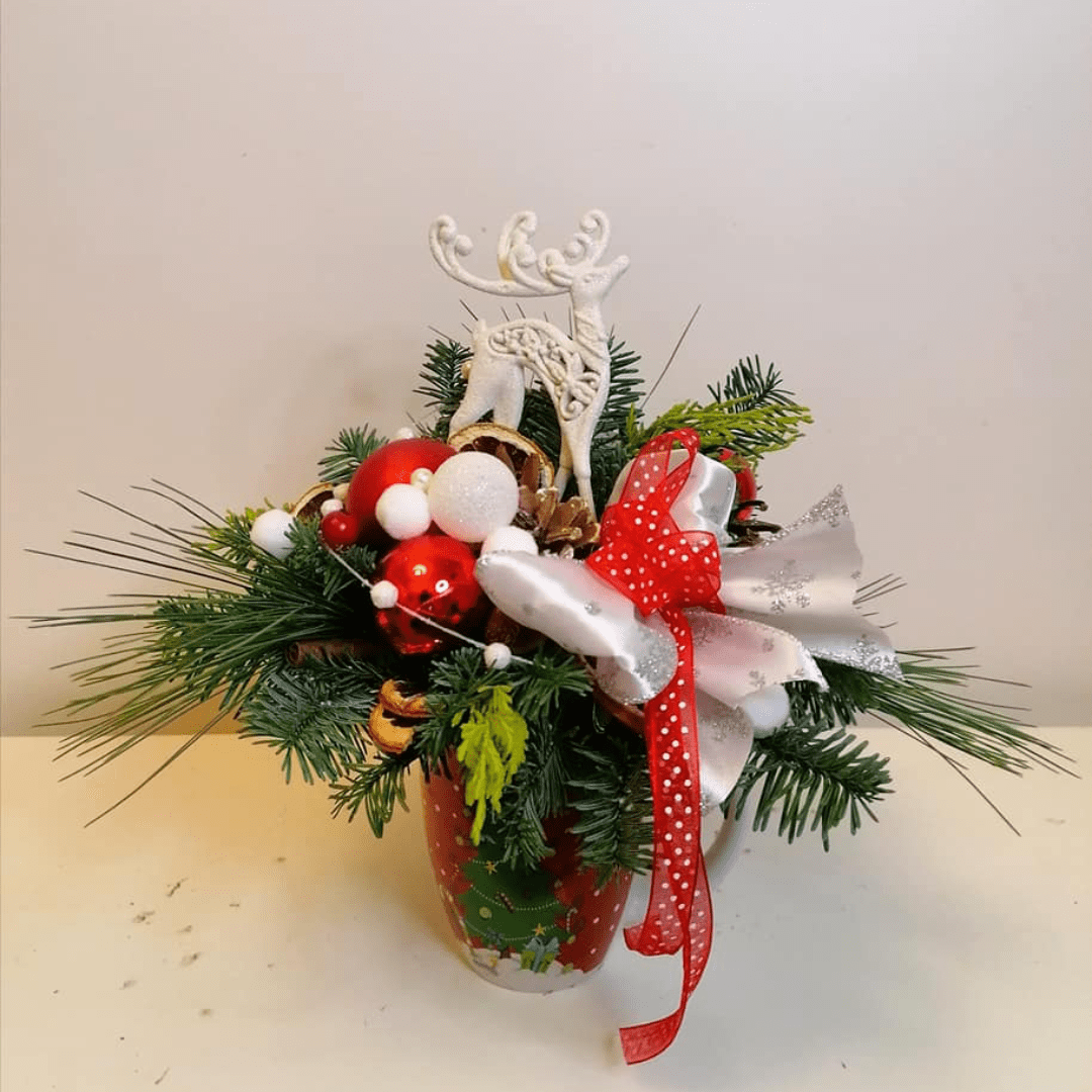 Aranjament de Craciun cu brad in cana