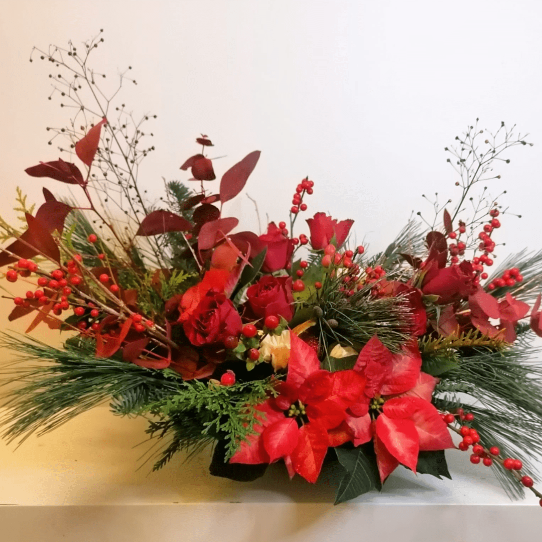 Aranjament de Crăciun cu brad si Crăciuniță