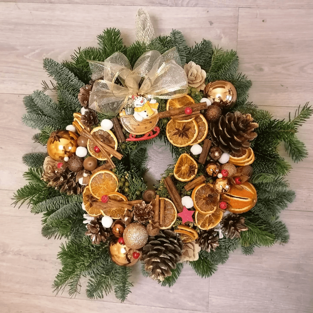 Coronita de Craciun din bad cu portocale si conuri