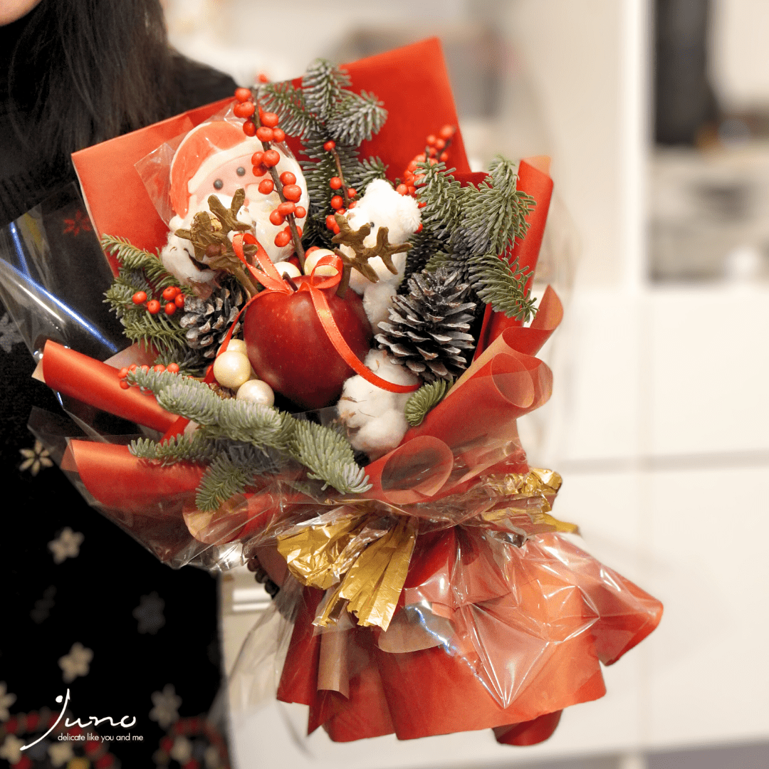 Buchet de Crăciun cu brad, bumbac și mere