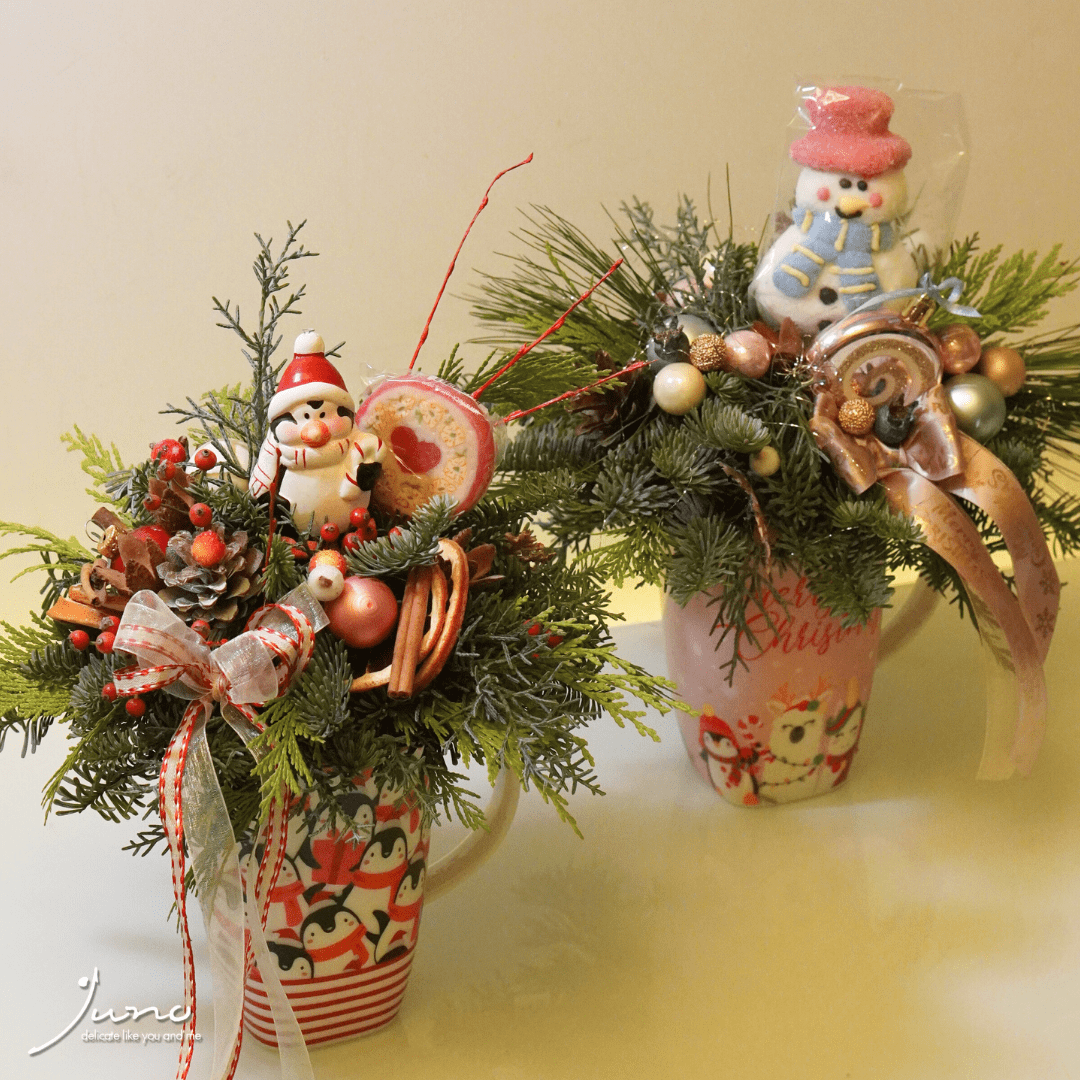 Aranjamente florale cu brad în cană de Crăciun