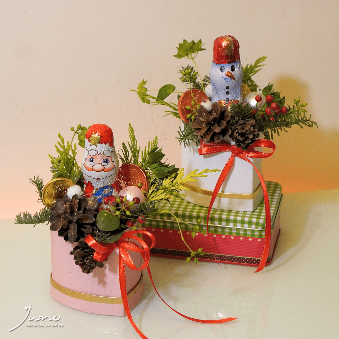 Aranjamente de Crăciun cu brad și ciocolată